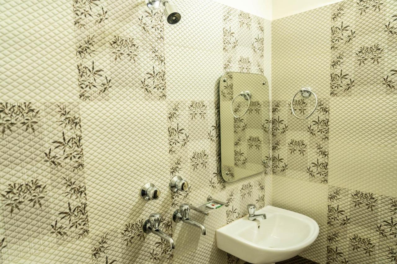 קוטאק Hotel Bnson Blue מראה חיצוני תמונה